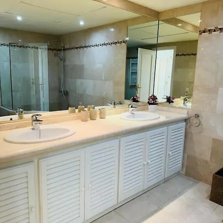 Magna 2 Bed With Speacular Sea Views Apartmán